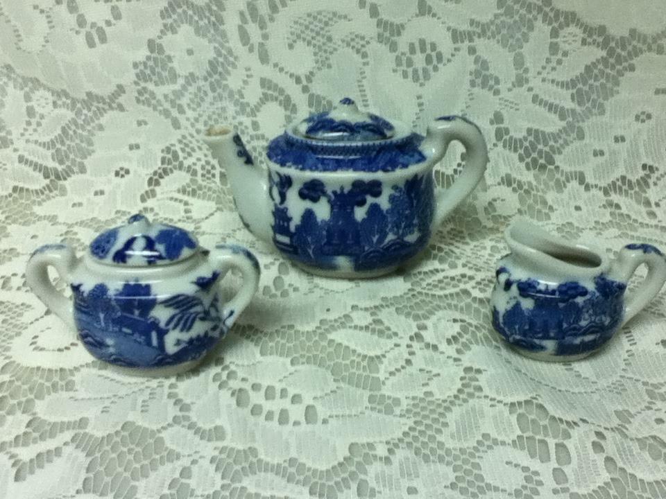 1950s, Japan, Blue Willow, 17-pc Large Size, Childs Tea Set