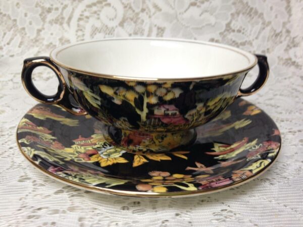 Vintage, Royal Winton Grimwades, Variant Gaudy Blue Willow Bouillon Cup n Saucer