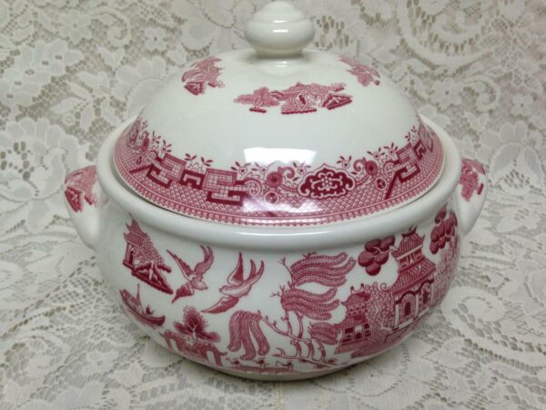 Vintage Churchill Red- Blue Willow, 9in x 7.5in Covered Vegetable- Soup Tureen