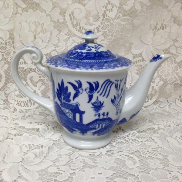 Vintage, Rare, 1947-1952 Occupied Japan, Blue Willow 10pc Tea Set for 4