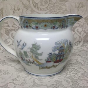 Vintage, Rare, Wedgwood, Gaudy Blue Willow 32 oz 7.5in x 5in Pitcher- Jug