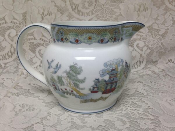 Vintage, Rare, Wedgwood, Gaudy Blue Willow 32 oz 7.5in x 5in Pitcher- Jug