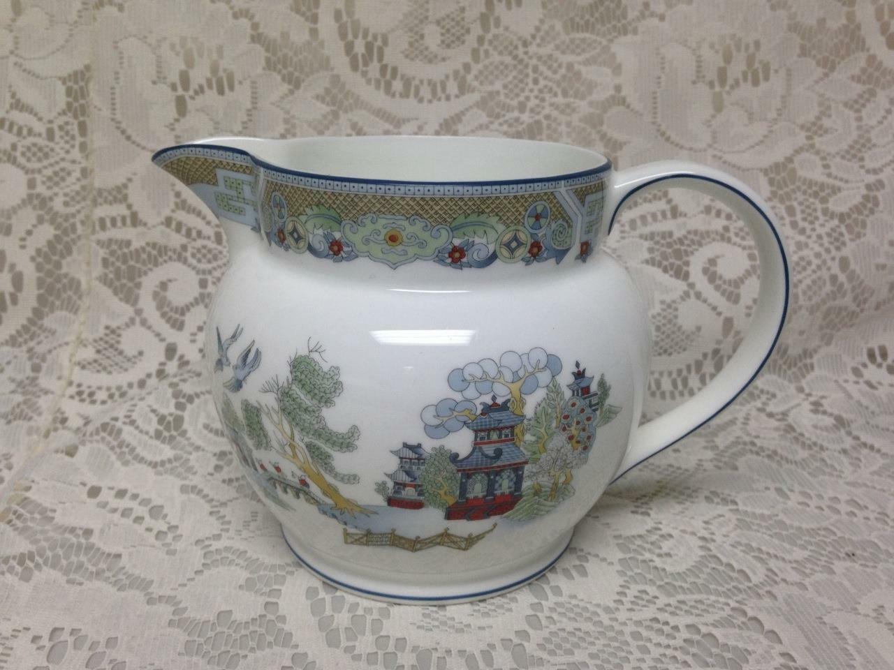 Vintage, Rare, Wedgwood, Gaudy Blue Willow 32 oz 7.5in x 5in Pitcher- Jug