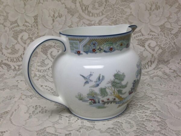 Vintage, Rare, Wedgwood, Gaudy Blue Willow 32 oz 7.5in x 5in Pitcher- Jug