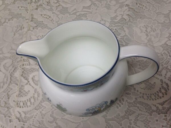 Vintage, Rare, Wedgwood, Gaudy Blue Willow 32 oz 7.5in x 5in Pitcher- Jug