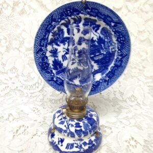 Vintage, Rare, Beautiful 4-pc Blue Willow Oil Lamp with Reflector 9.5in x 6in