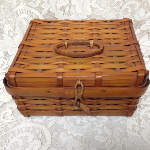 Vintage Occupied Japan Blue Willow 17pc Child’s Tea Set w/ Bamboo Picnic Basket