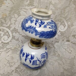 Vintage, Rare, Beautiful, 4-pc Blue Willow 8.5in Tall Oil Lamp (#3)