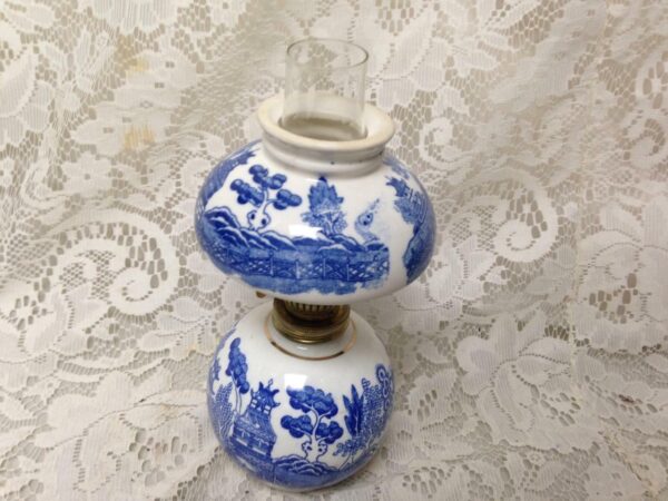 Vintage, Rare, Beautiful, 4-pc Blue Willow 8.5in Tall Oil Lamp (#3)