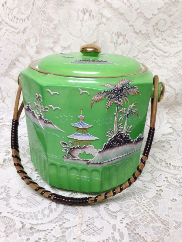 Vintage 1920s, Japan Variant Gaudy Blue Willow, 7in x 8in Biscuit Jar (A)