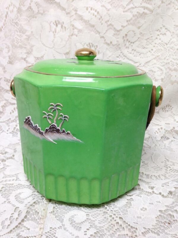 Vintage 1920s, Japan Variant Gaudy Blue Willow, 7in x 8in Biscuit Jar (A)