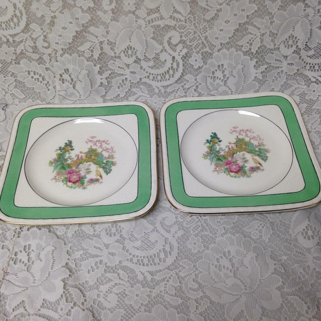 Vintage, Rare, Myott, England,Variant 2pc Green Trim Gaudy Blue Willow 8in Plate