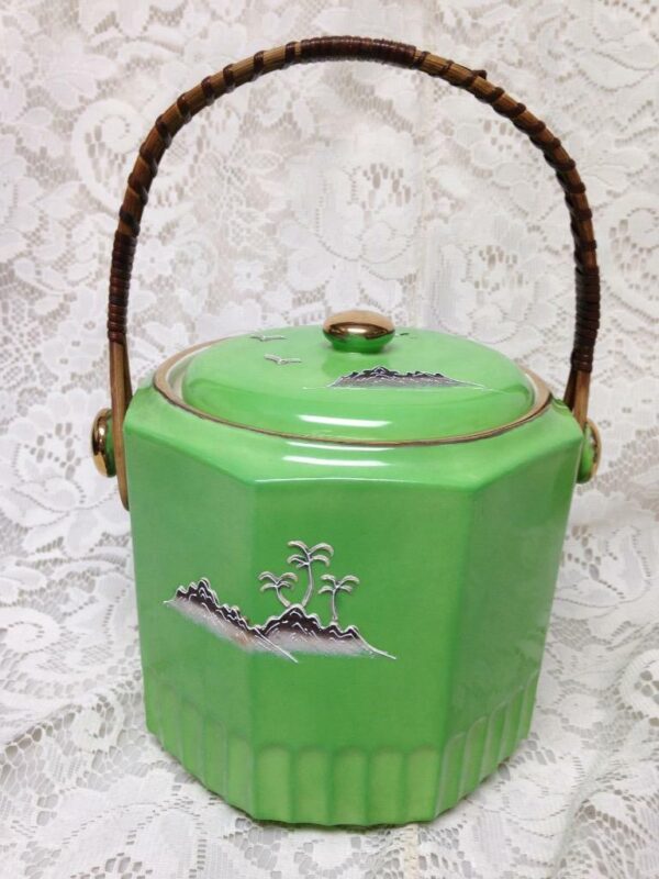 Vintage 1920s, Japan Variant Gaudy Blue Willow, 7in x 8in Biscuit Jar (B)