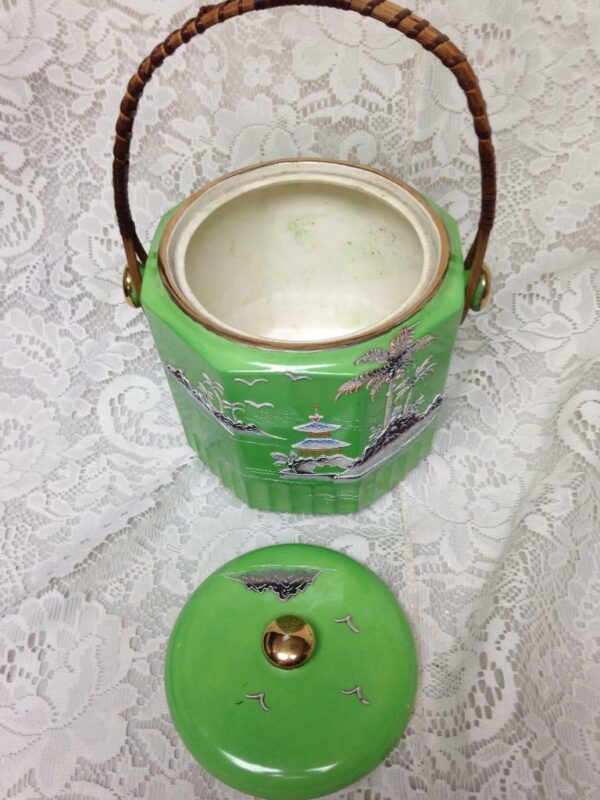 Vintage 1920s, Japan Variant Gaudy Blue Willow, 7in x 8in Biscuit Jar (B)