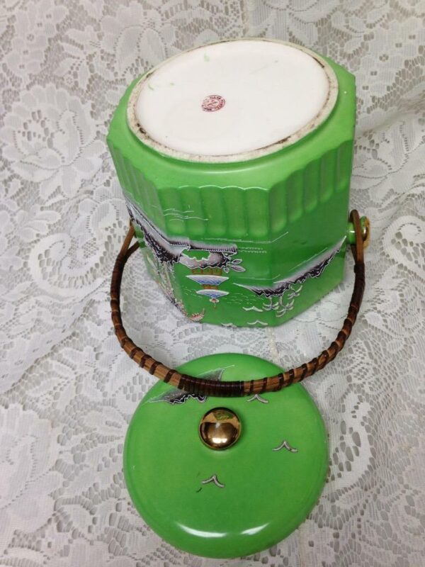 Vintage 1920s, Japan Variant Gaudy Blue Willow, 7in x 8in Biscuit Jar (B)