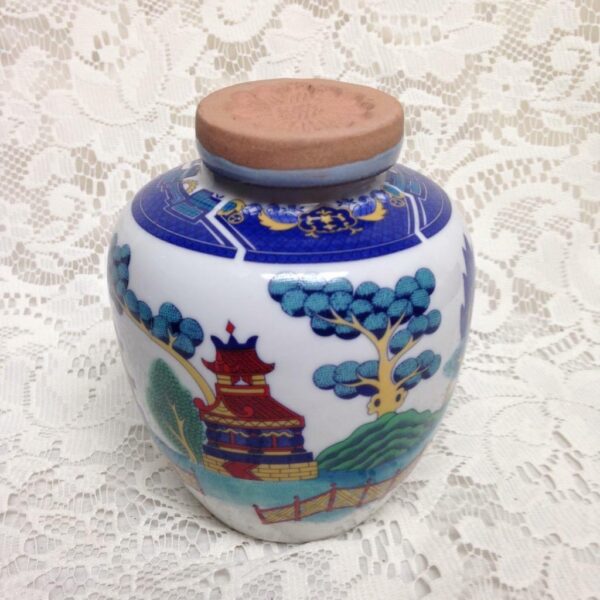 Vintage, Japan, Gaudy Blue Willow Tea Jar 5in H x 4in W (B)