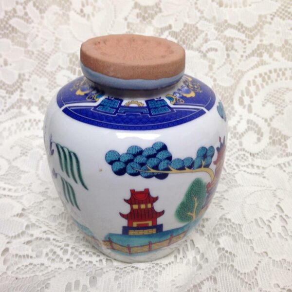 Vintage, Japan, Gaudy Blue Willow Tea Jar 5in H x 4in W (B)