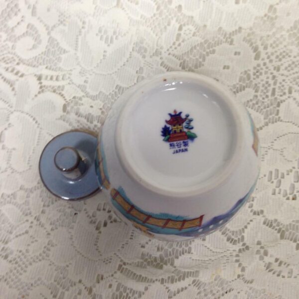 Vintage, Japan, Gaudy Blue Willow Tea Jar 5in H x 4in W (B)