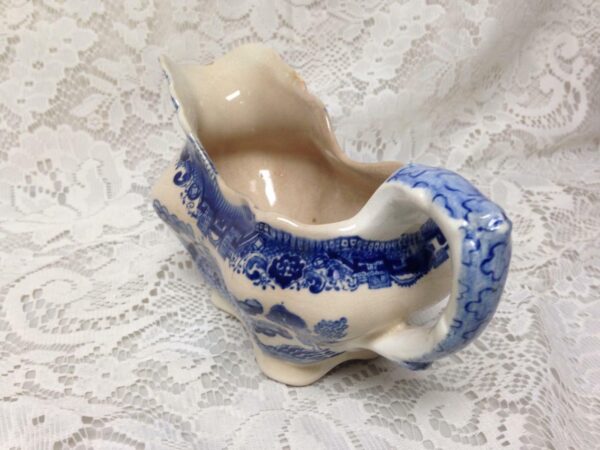 Vintage, Buffalo Pottery, Blue Willow Gravy Boat 8in x 4.5in x 4in