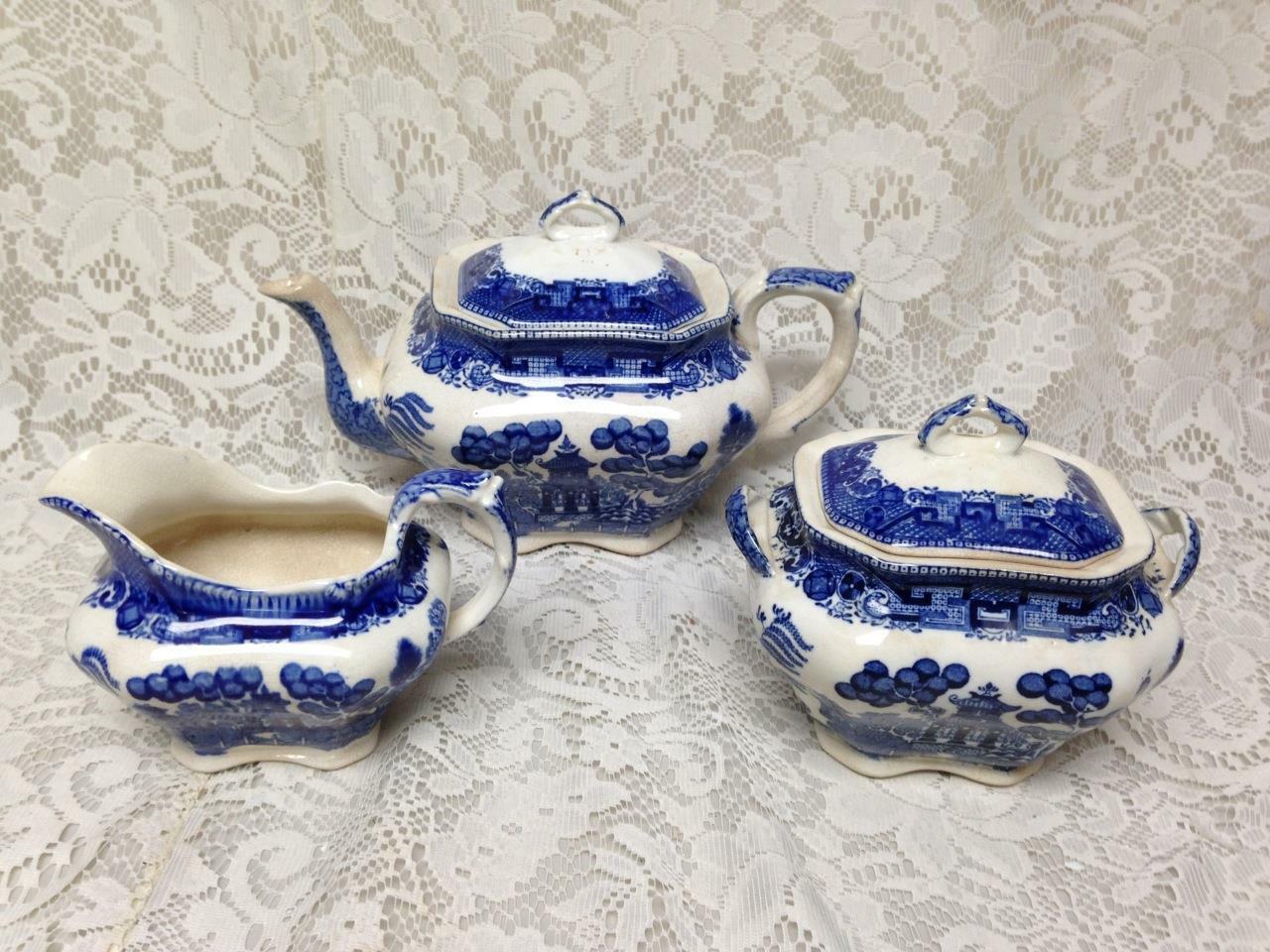 Vintage, Rare, Buffalo Pottery, 17-pc Blue Willow Tea – Dinner Set for 4