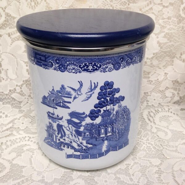 Vintage, Rare, 2pc Blue Willow Enamelware Canister Set 7in T and 6in T