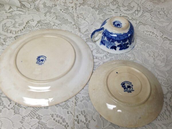 Vintage, Rare, Buffalo Pottery, 17-pc Blue Willow Tea - Dinner Set for 4