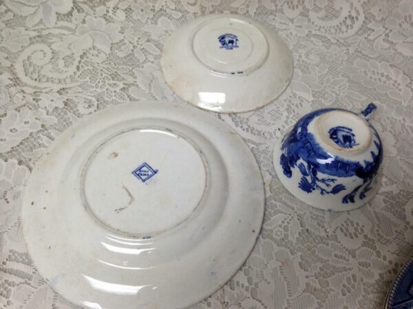 Vintage, Rare, Buffalo Pottery, 17-pc Blue Willow Tea - Dinner Set for 4