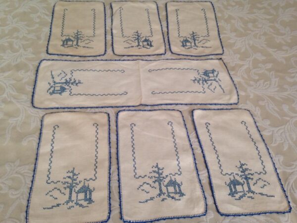 Vintage, Blue Willow, 7pc Needlework Cross-Stitched Table Runner and Doilies