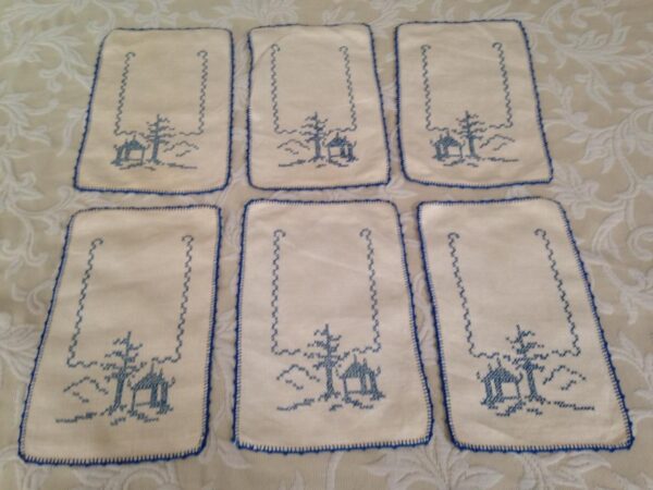 Vintage, Blue Willow, 7pc Needlework Cross-Stitched Table Runner and Doilies