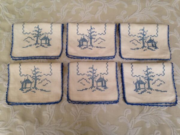 Vintage, Blue Willow, 7pc Needlework Cross-Stitched Table Runner and Doilies