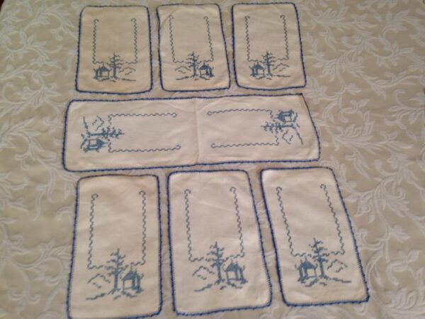 Vintage, Blue Willow, 7pc Needlework Cross-Stitched Table Runner and Doilies