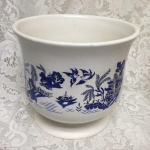 Vintage , Blue Willow White Planter 7in x 7.5in D