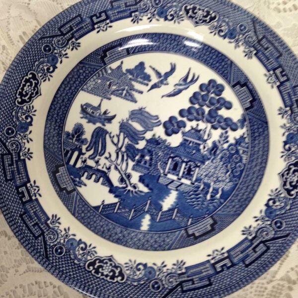 Vintage, Blue Willow 2pc Churchill England Dinner Plates 10in D