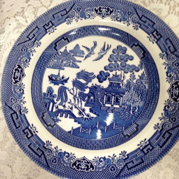 Vintage, Blue Willow 2pc Churchill England Dinner Plates 10in D