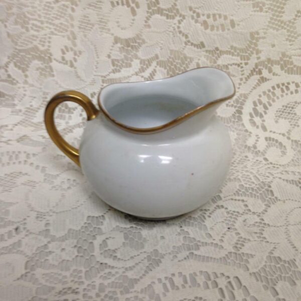 Favorite, Hutschenreuther, Bavaria White-Gold Creamer 3.5in x 5in