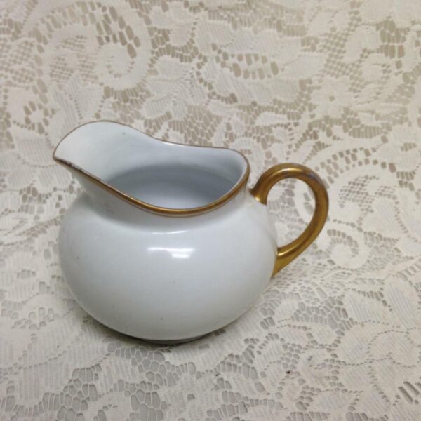 Favorite, Hutschenreuther, Bavaria White-Gold Creamer 3.5in x 5in