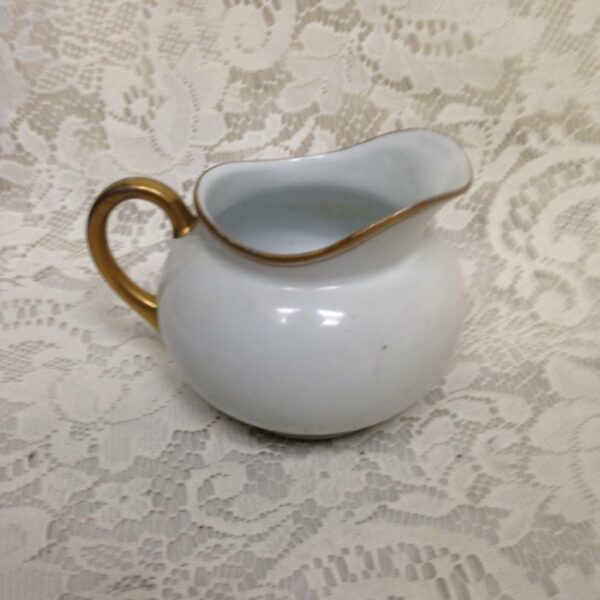 Favorite, Hutschenreuther, Bavaria White-Gold Creamer 3.5in x 5in