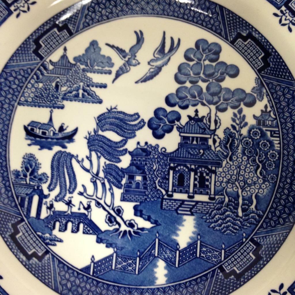 Vintage, Blue Willow Churchill England Dinner Plate 10in D