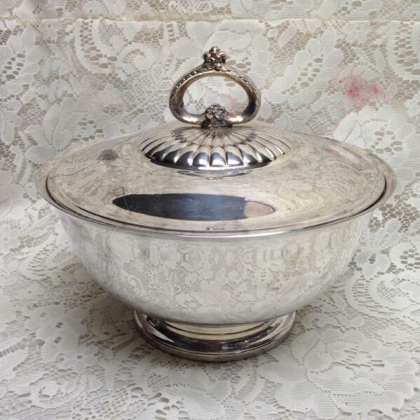 Vintage, Webster Wilcox Silver-plated Covered Bowl or Tureen 8in x 9in