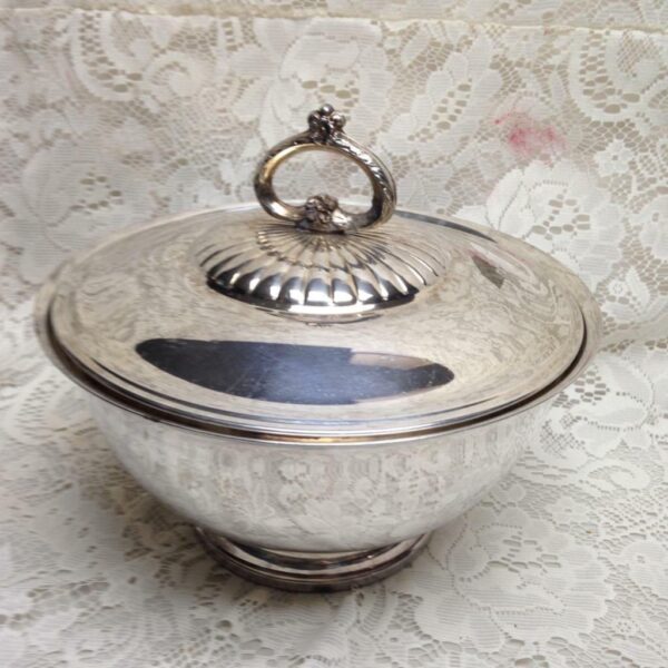 Vintage, Webster Wilcox Silver-plated Covered Bowl or Tureen 8in x 9in