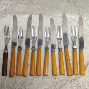 Vintage, 12pc Bakelite FlatwareSet-Knives and Fork Service for 6