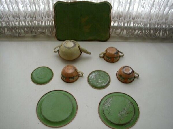 1930s Ohio Art F.B. Peat Cinderella Child's 9pc Tin Tea Set