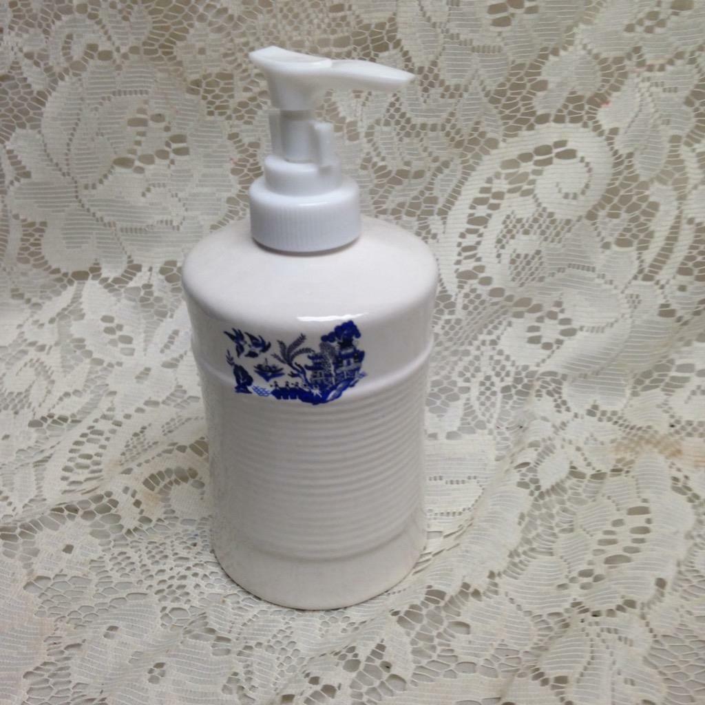 Blue Willow White Soap Dispenser (C) 7in x 3.5in