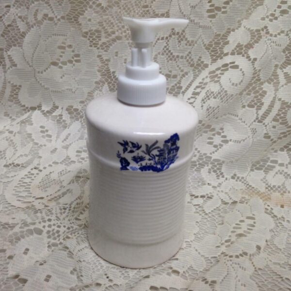 Blue Willow White Soap Dispenser (C) 7in x 3.5in