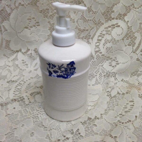 Blue Willow White Soap Dispenser (C) 7in x 3.5in