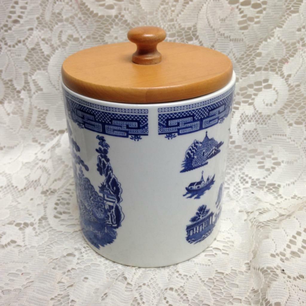 Vintage, Blue Willow Johnson Bros., Canister with Wooden Flat Lid 7in x 5in