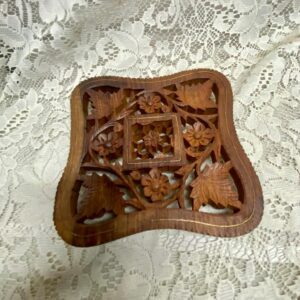 Blue Willow, Carved Wood-Teapot Hot Pad-Trivet 1.5in H x 6in Square