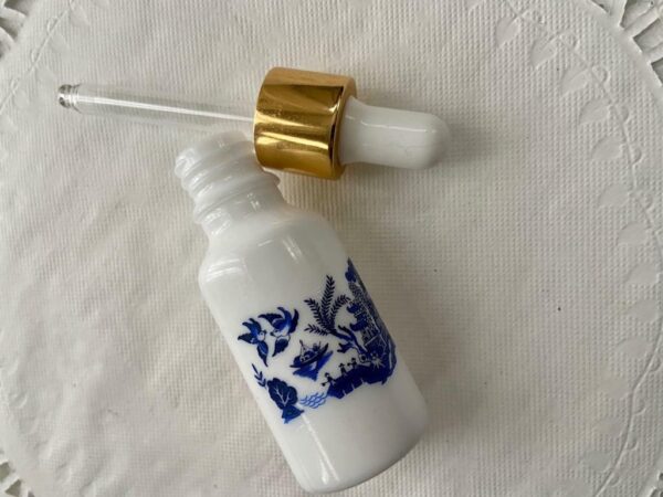 Two Sided, Blue-Red Willow, Milk Glass 20ml Scent Bottle 4in x 1.25in