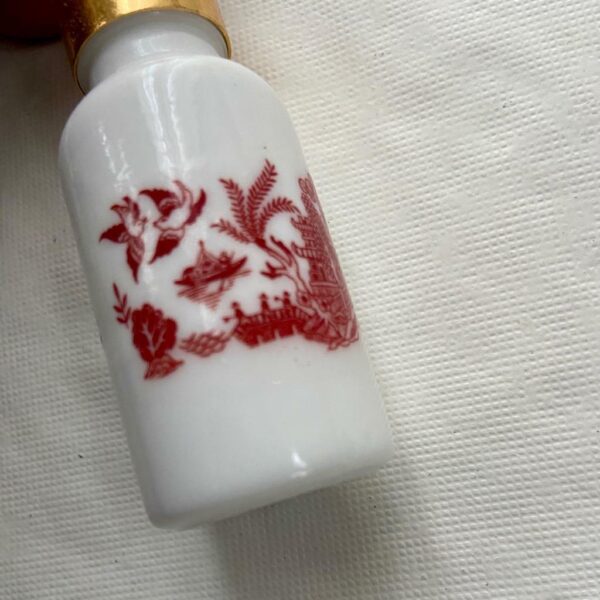 Two Sided, Blue-Red Willow, Milk Glass 20ml Scent Bottle 4in x 1.25in