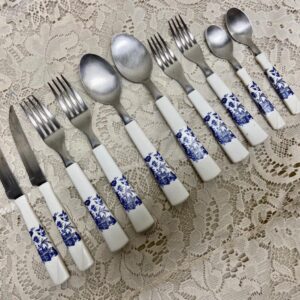 Vintage, Tramontina Brazil, 10pc Blue Willow Flatware, Service fo 2. (C)